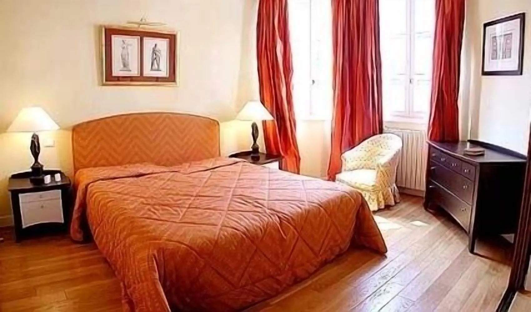 Hotel Suites Unic Renoir Saint-Germain Parigi