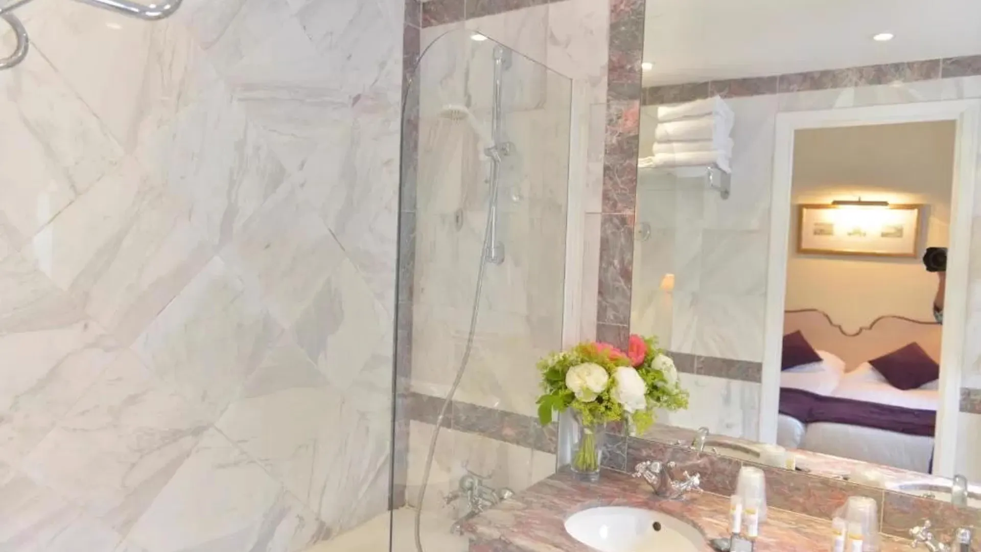 Hotel Suites Unic Renoir Saint-Germain Parigi 3*,  Francia