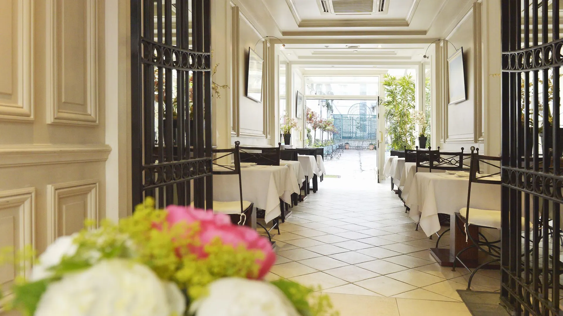 Hotel Suites Unic Renoir Saint-Germain Parigi