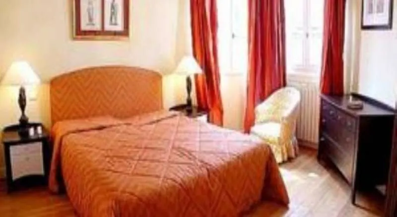 ***  Hotel Suites Unic Renoir Saint-Germain Parigi Francia