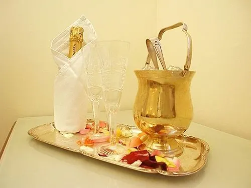 Hotel Suites Unic Renoir Saint-Germain Paris