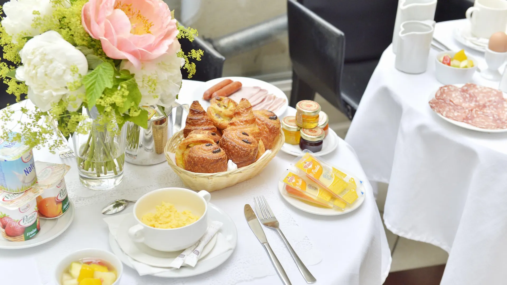 Hotel Suites Unic Renoir Saint-Germain Paris